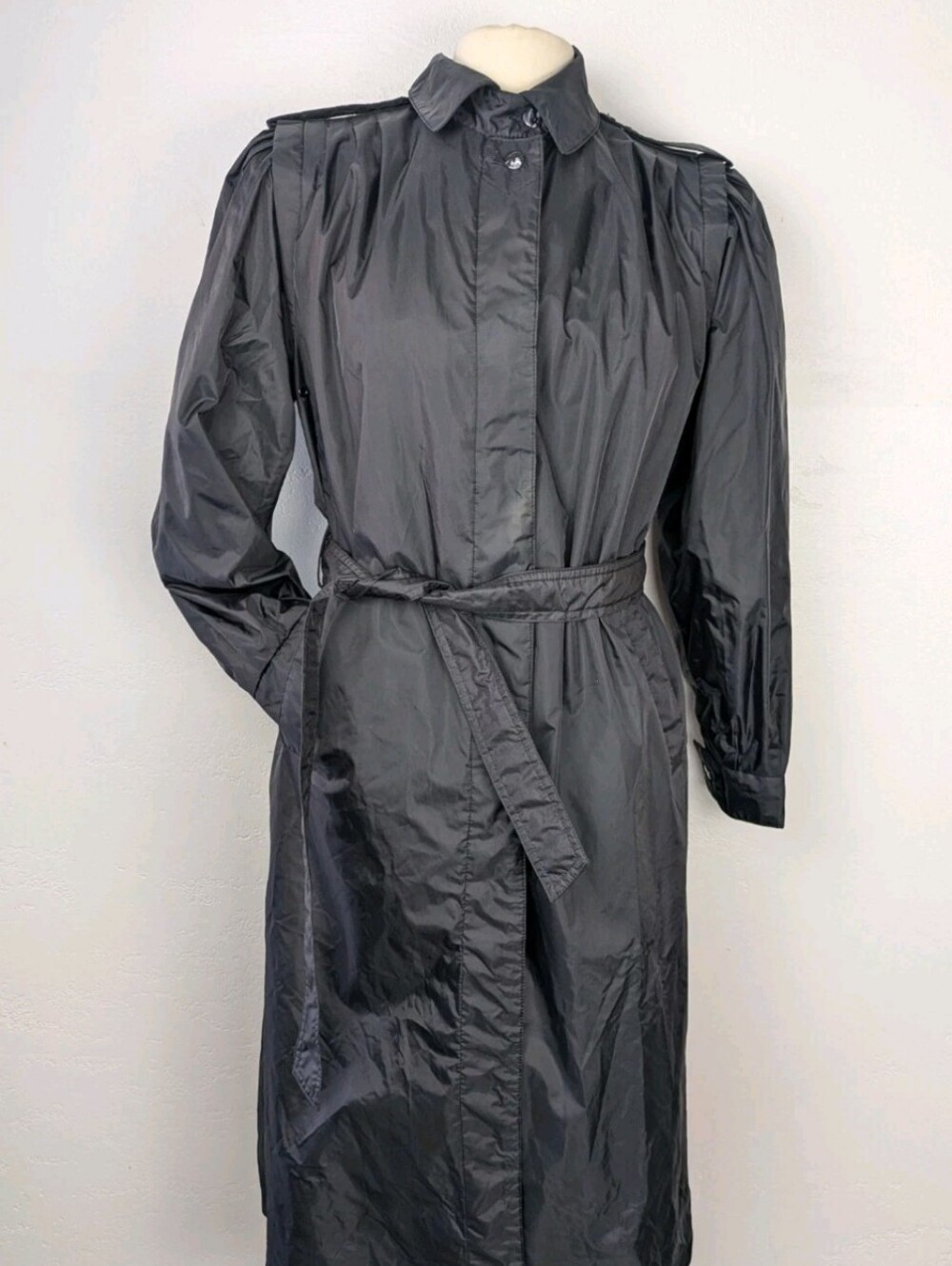 Vintage Women's Black Trench Belted Raincoat 5/6